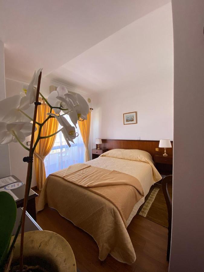 Guest House Toca Dos Grilos Estoril Exterior foto